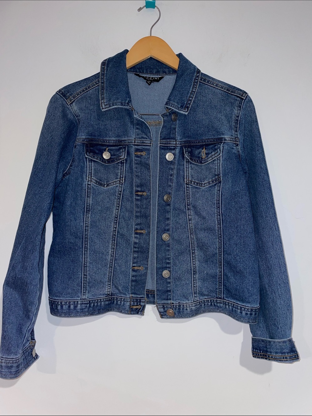 Baccini Medium Blue Denim Jean Jacket for Women • Stretchy